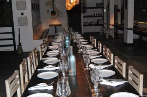 table setting at oro 1889