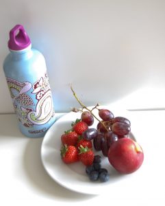 sigg water bottle and fruits