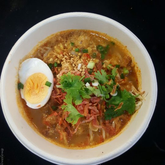 Best reasons to visit thailand- thai food