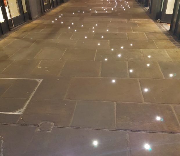 Ham yard hotel restaurant light pathway