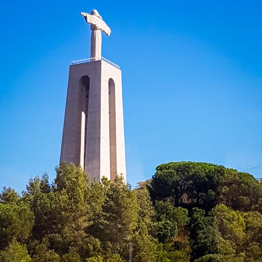 What to do in Lisbon - Christ the King statue, 