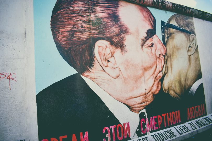 5 places worth visiting on solo trips -Berlin Wall, the kiss