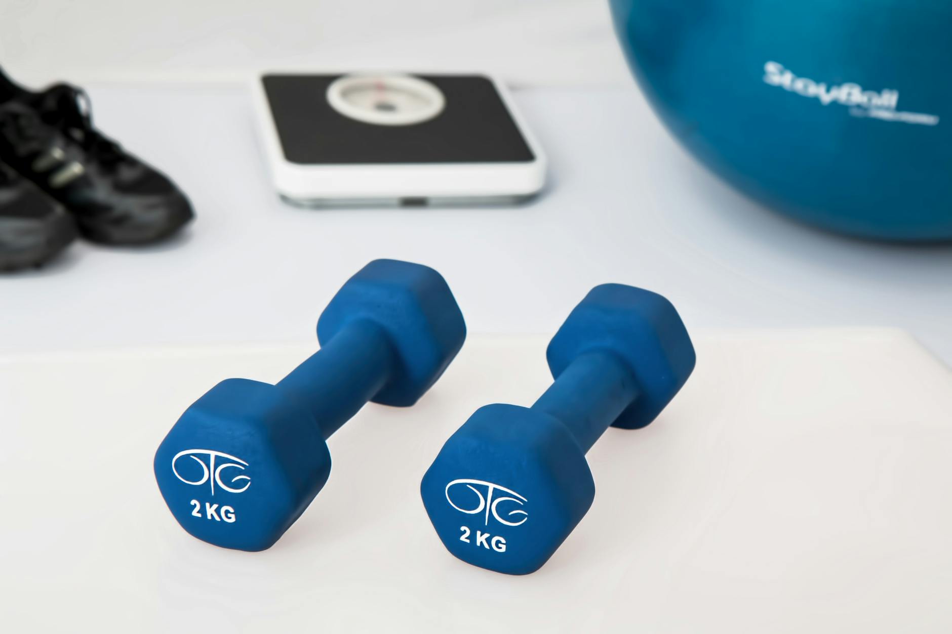 physiotherapy-weight-training-dumbbell-exercise-balls-39671.jpeg
Photo by Pixabay on Pexels.com