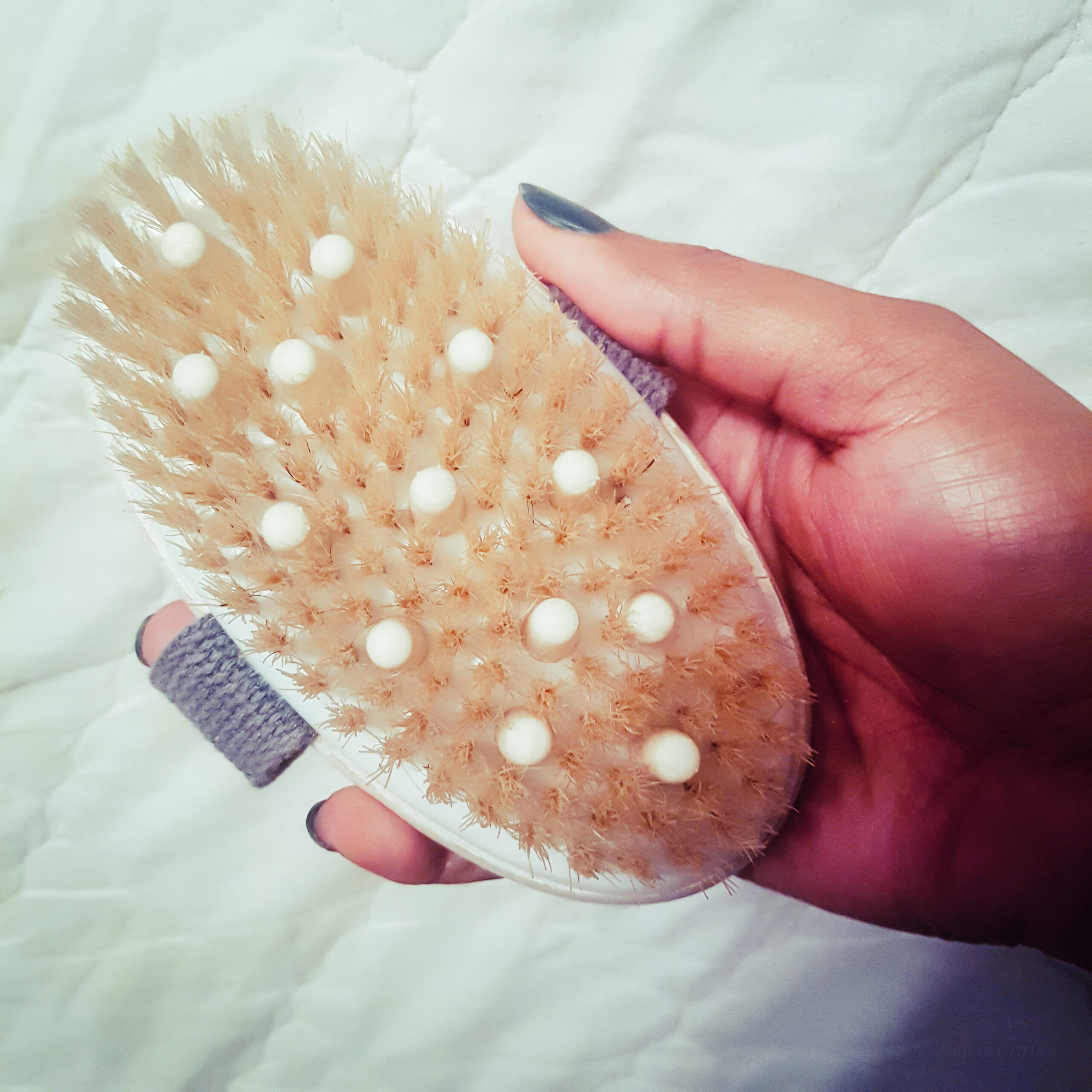 wellnesss tools and products I swear by - dry body brush majeang.com